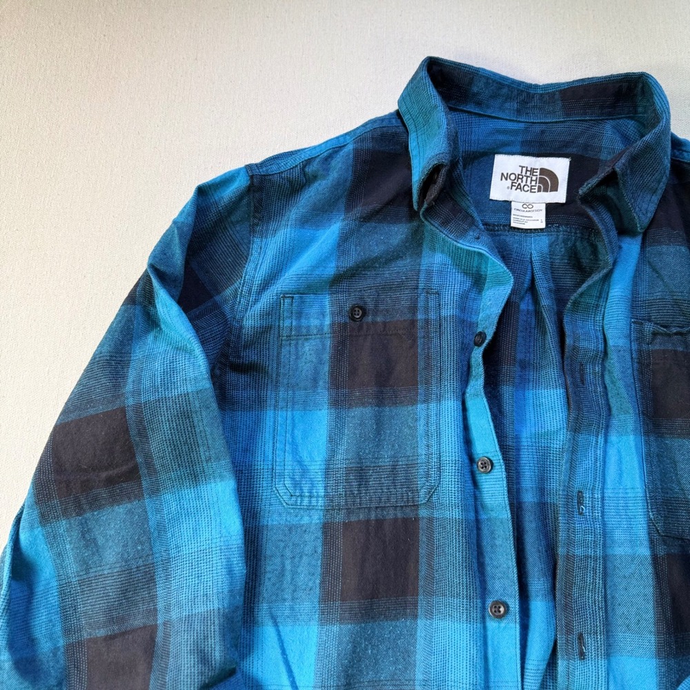 The North Face Mens Large Flannel Blue Black Plaid Shirt Circular Design